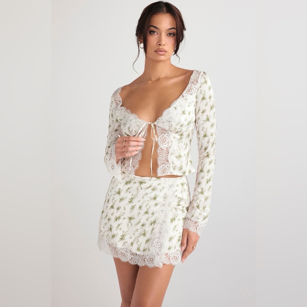 House of CB Clarissa Garden Print Lace Trim Top Size M NWOT